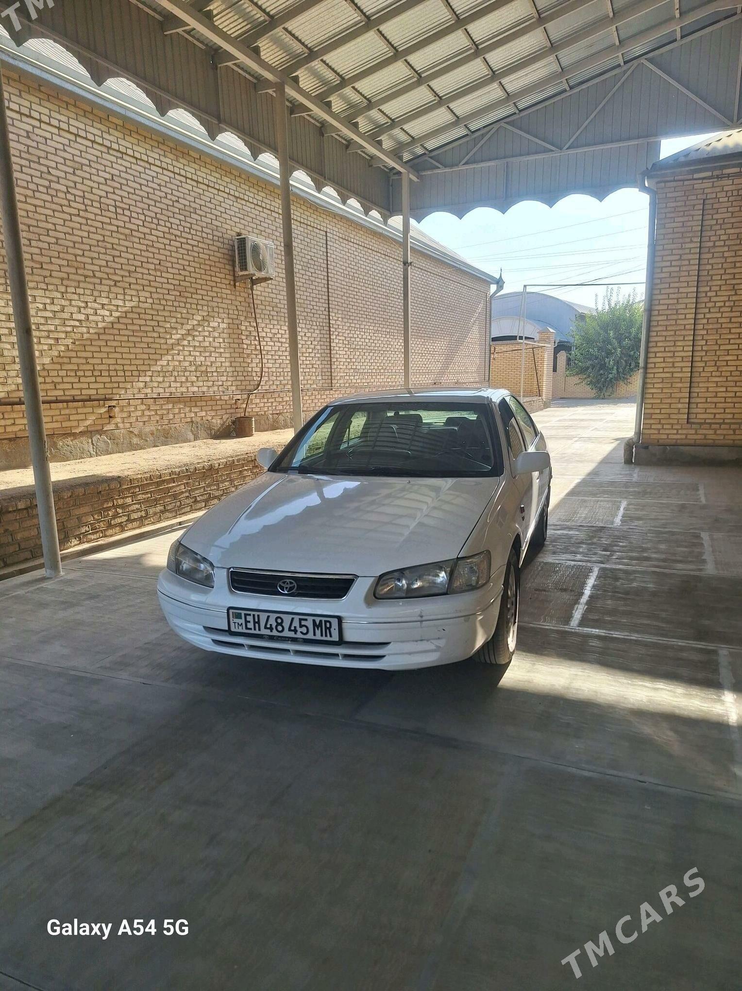 Toyota Camry 1998 - 160 000 TMT - Мары - img 1