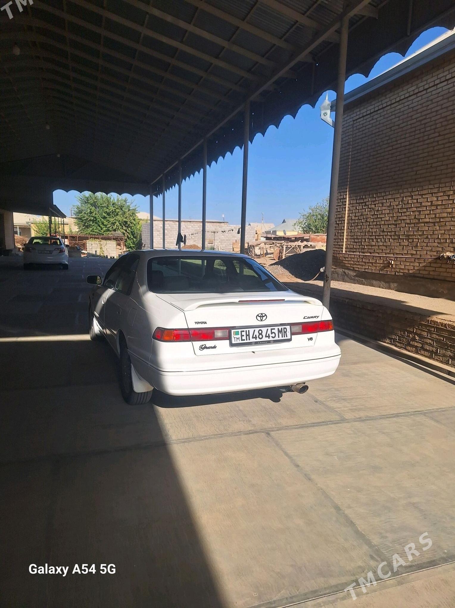 Toyota Camry 1998 - 160 000 TMT - Мары - img 3