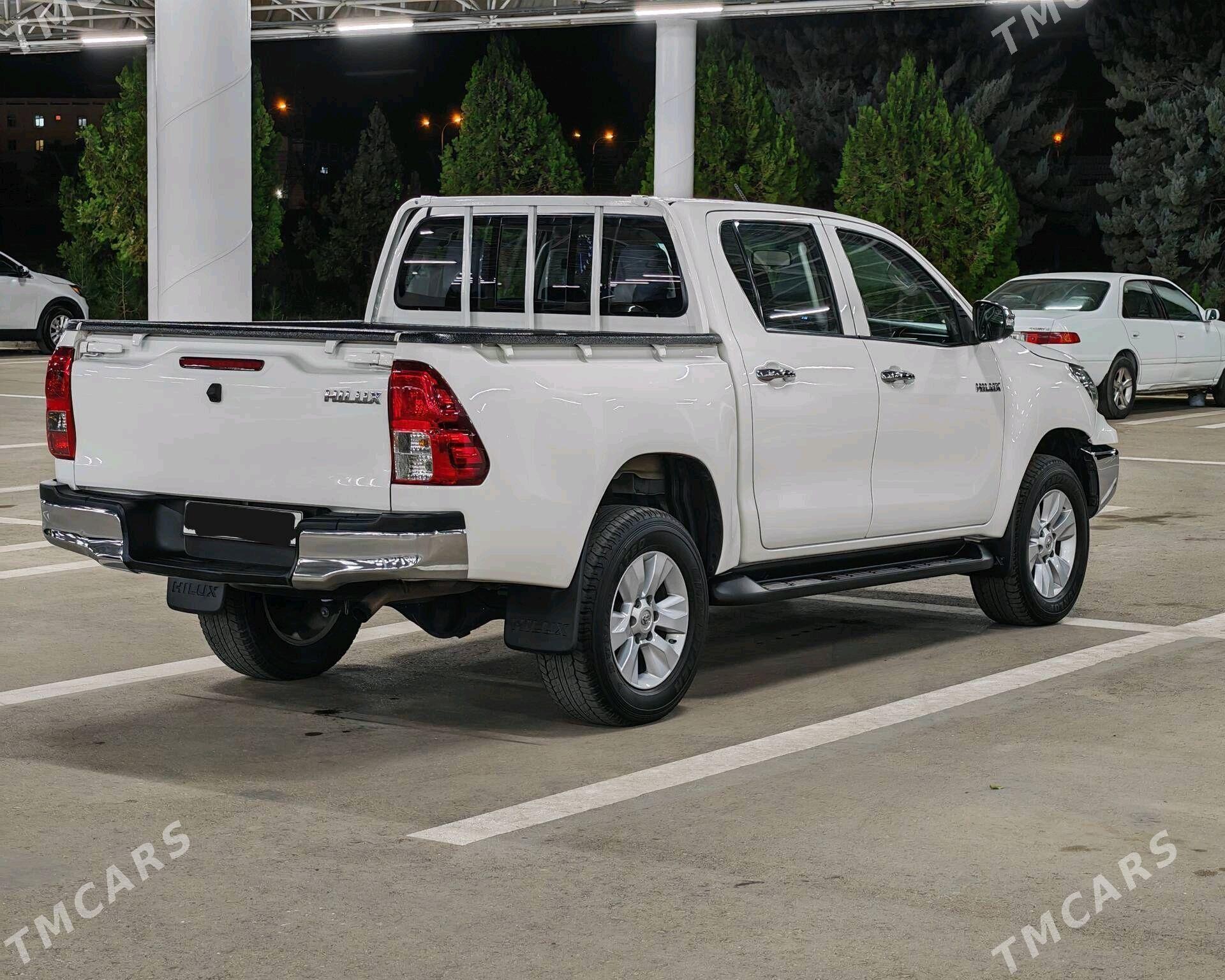 Toyota Hilux 2018 - 445 000 TMT - Türkmenbaşy - img 5