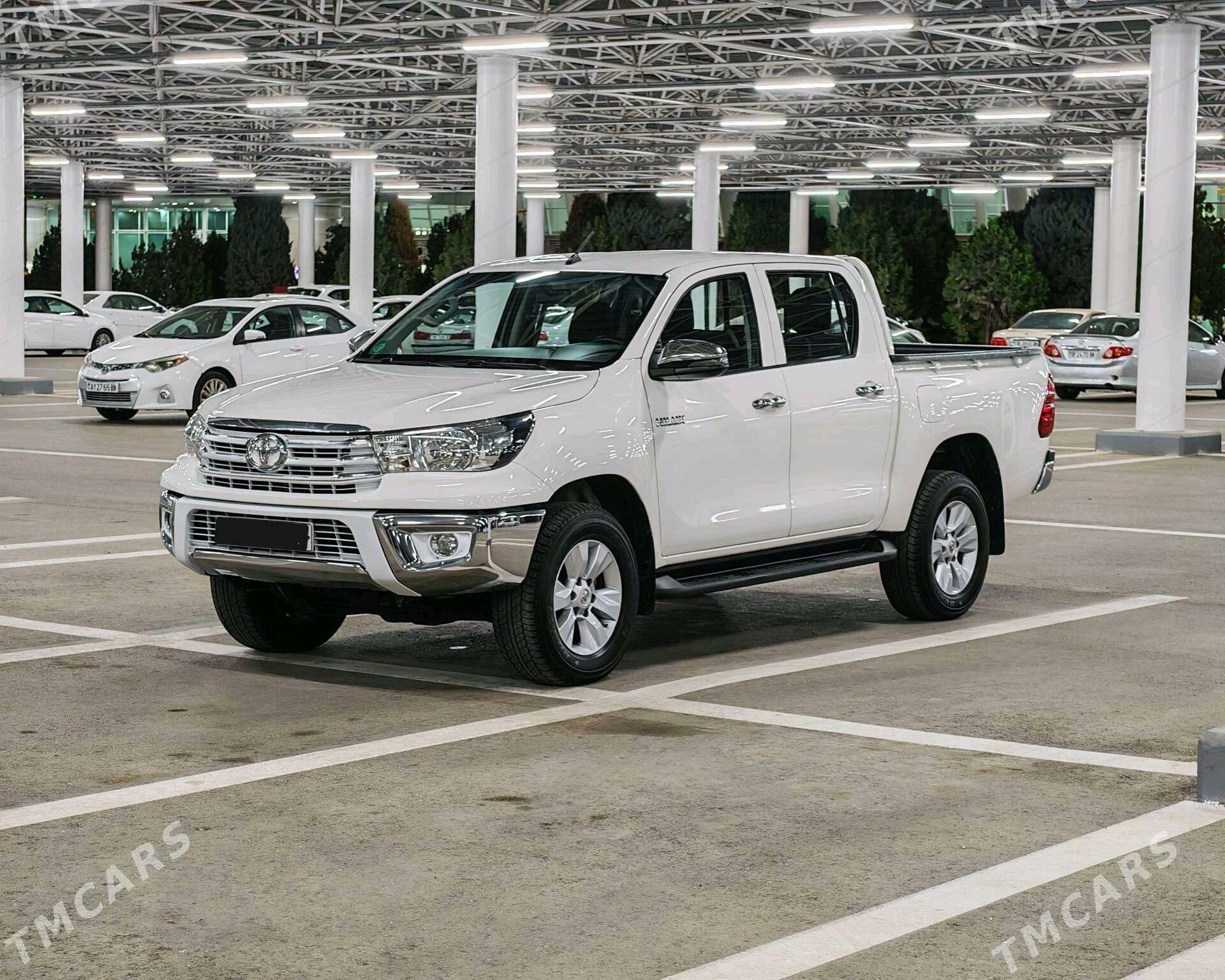 Toyota Hilux 2018 - 445 000 TMT - Türkmenbaşy - img 9