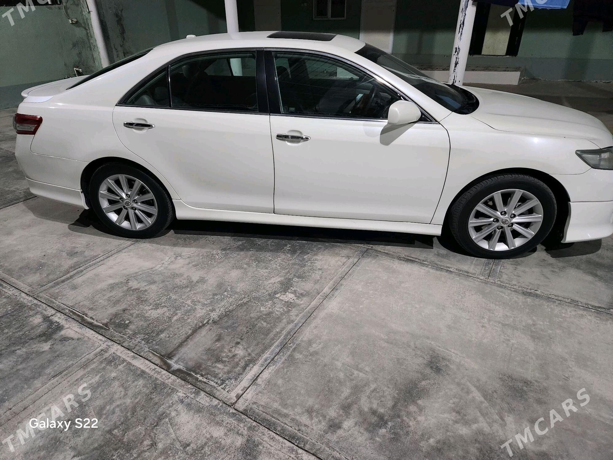 Toyota Camry 2011 - 220 000 TMT - Бузмеин - img 3