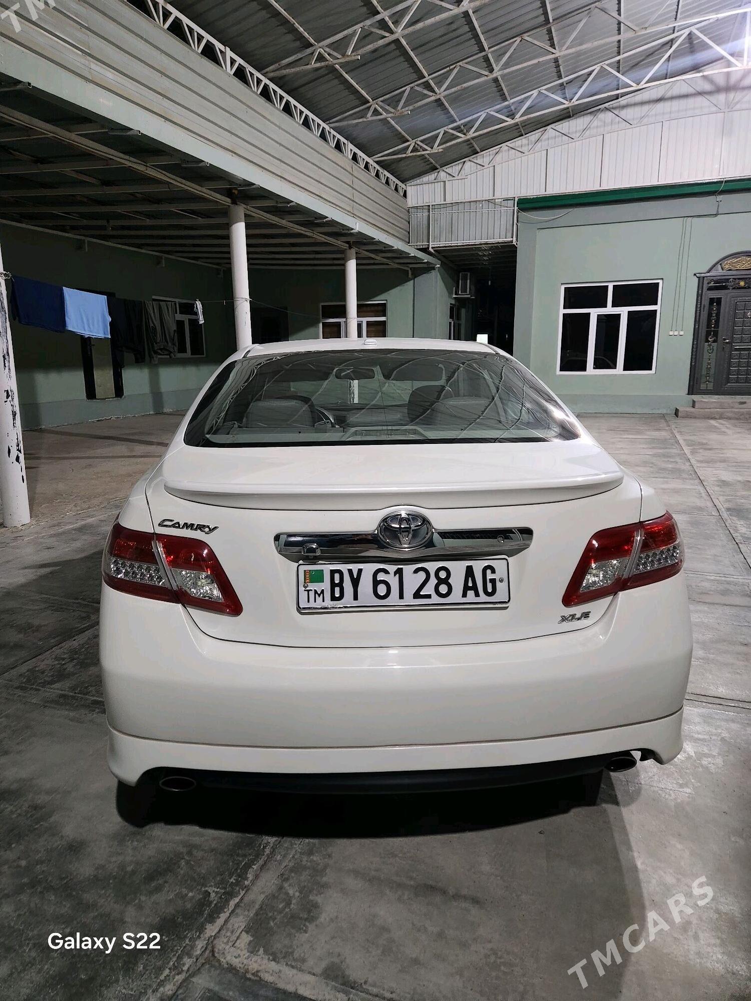 Toyota Camry 2011 - 220 000 TMT - Бузмеин - img 1