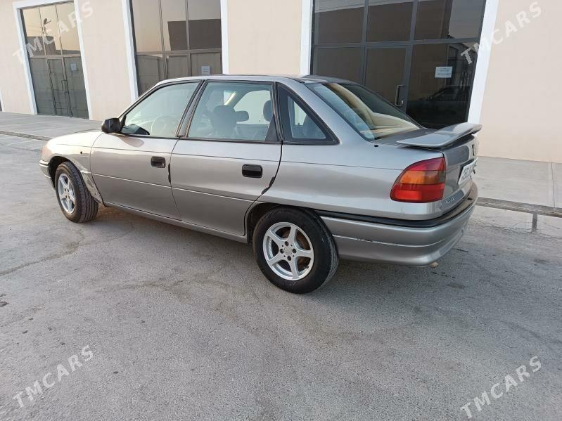 Opel Astra 1993 - 40 000 TMT - Mary - img 3
