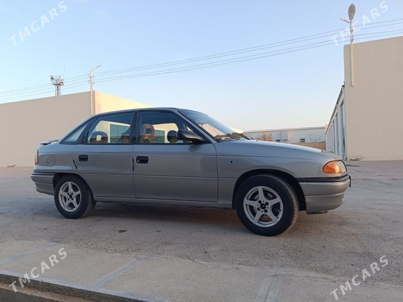 Opel Astra 1993 - 40 000 TMT - Mary - img 4