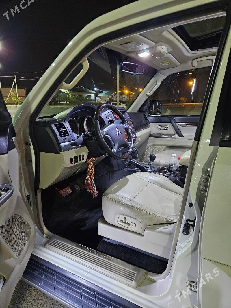 Mitsubishi Pajero 2013 - 275 000 TMT - Ялкым - img 2