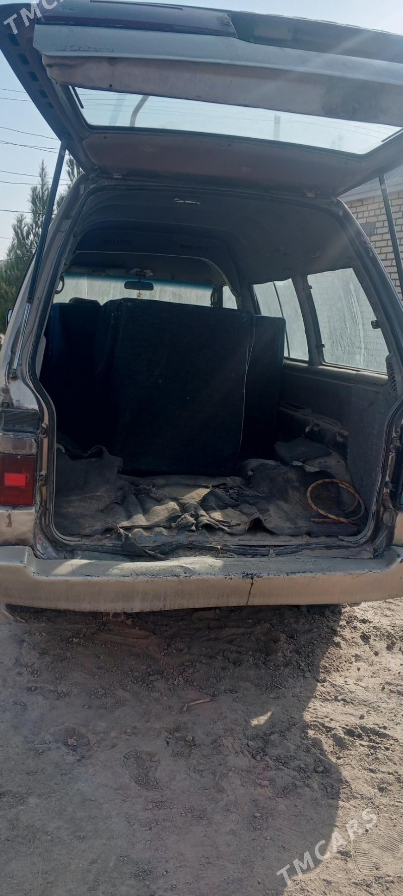 Toyota Hiace 1989 - 16 000 TMT - Векильбазар - img 2