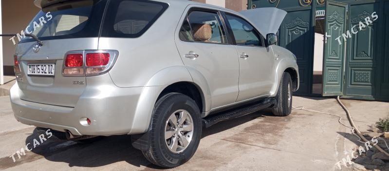 Toyota Fortuner 2008 - 260 000 TMT - Дашогуз - img 3