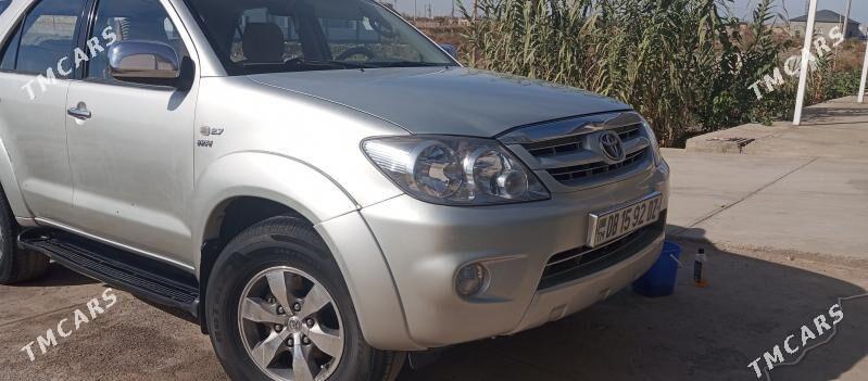 Toyota Fortuner 2008 - 260 000 TMT - Дашогуз - img 6