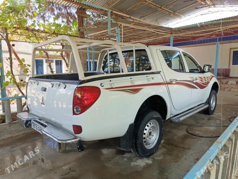 Mitsubishi L200 2011 - 170 000 TMT - Магданлы - img 2