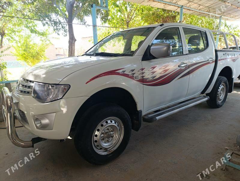 Mitsubishi L200 2011 - 170 000 TMT - Магданлы - img 6