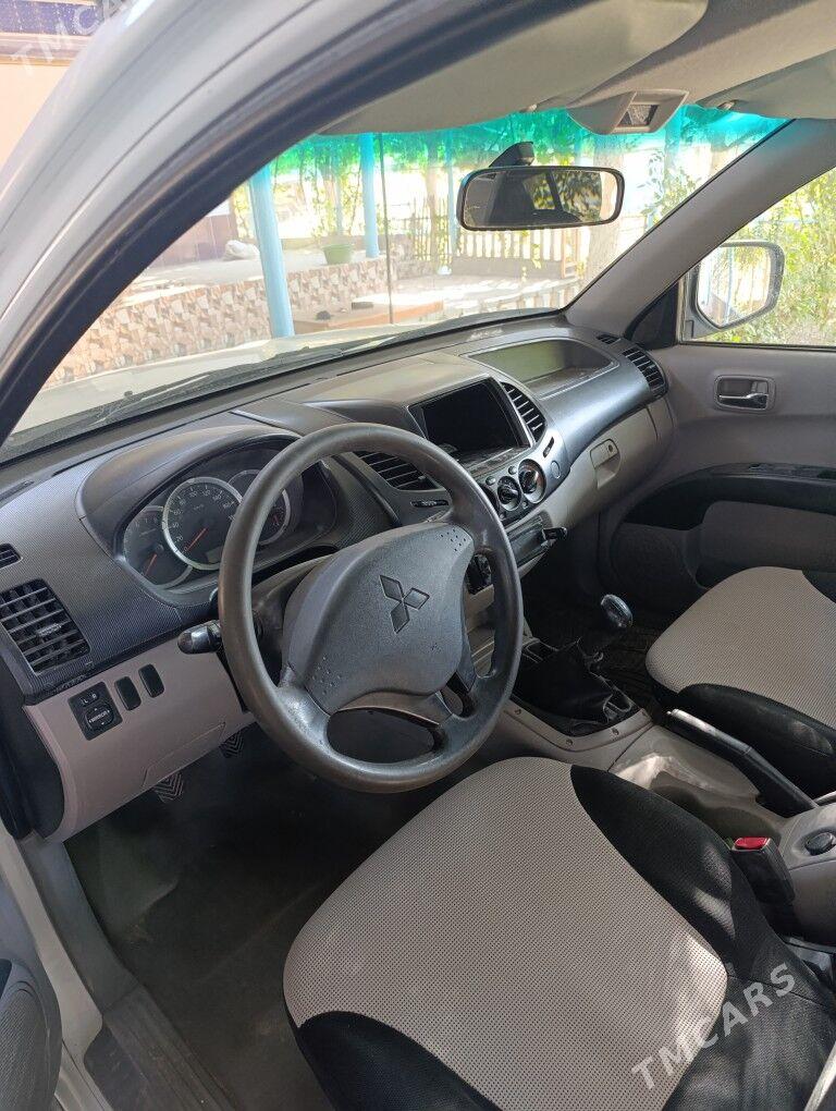 Mitsubishi L200 2011 - 170 000 TMT - Магданлы - img 1