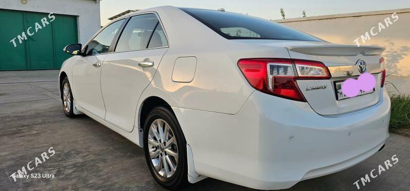 Toyota Camry 2011 - 200 000 TMT - Тязе заман - img 9