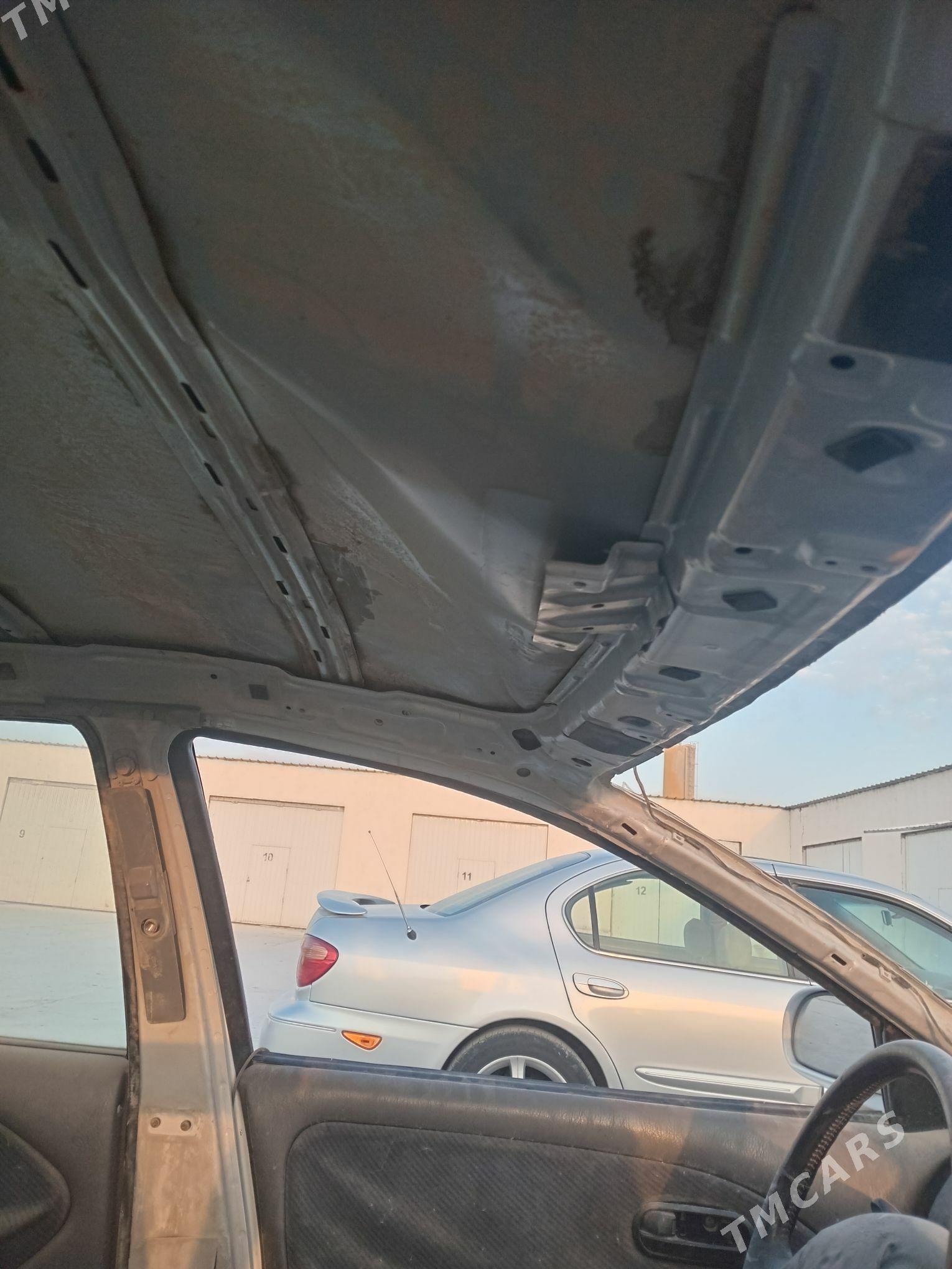 Hyundai Elantra 2000 - 10 000 TMT - Бузмеин - img 7