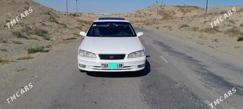 Toyota Camry 2001 - 140 000 TMT - Гызыларбат - img 1