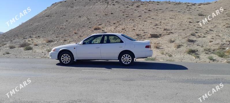 Toyota Camry 2001 - 140 000 TMT - Гызыларбат - img 3