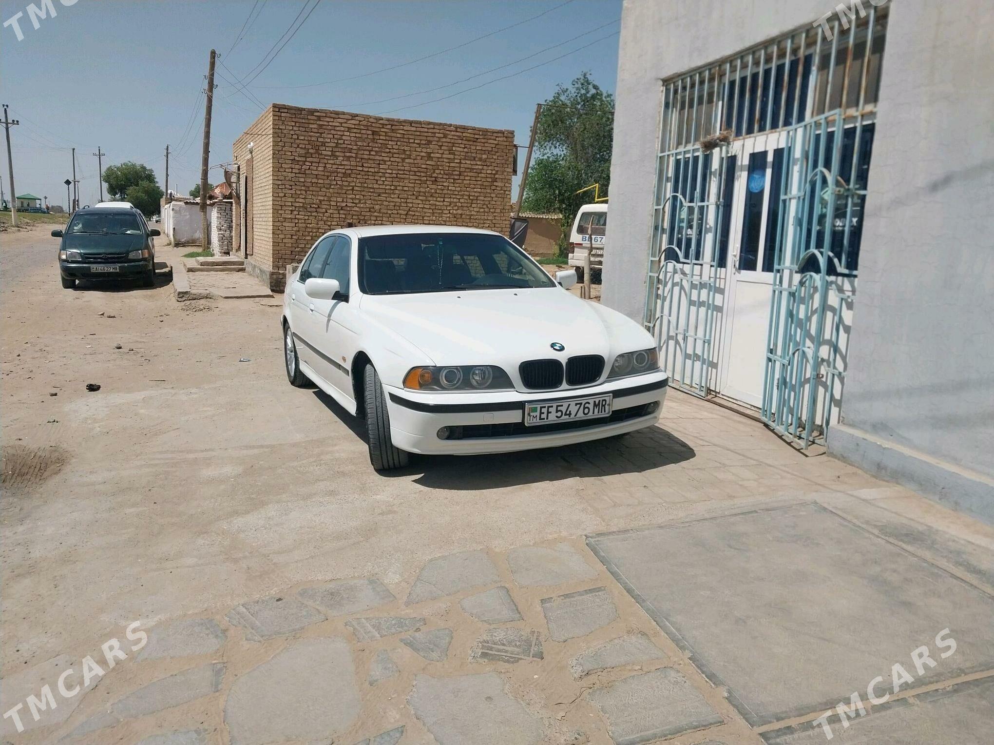 BMW E39 2002 - 130 000 TMT - Ýolöten - img 1