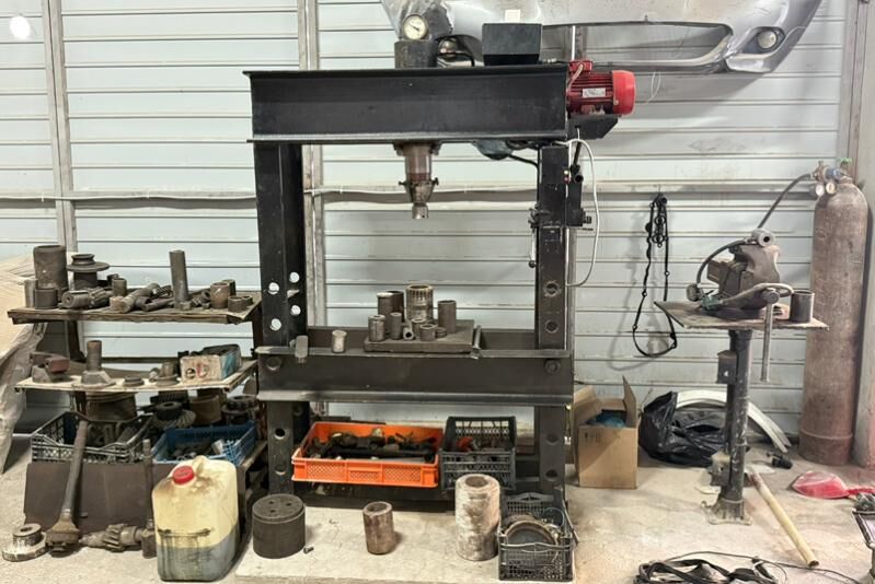 pres 30T we perekacka etyan 20 000 TMT - Анев - img 1