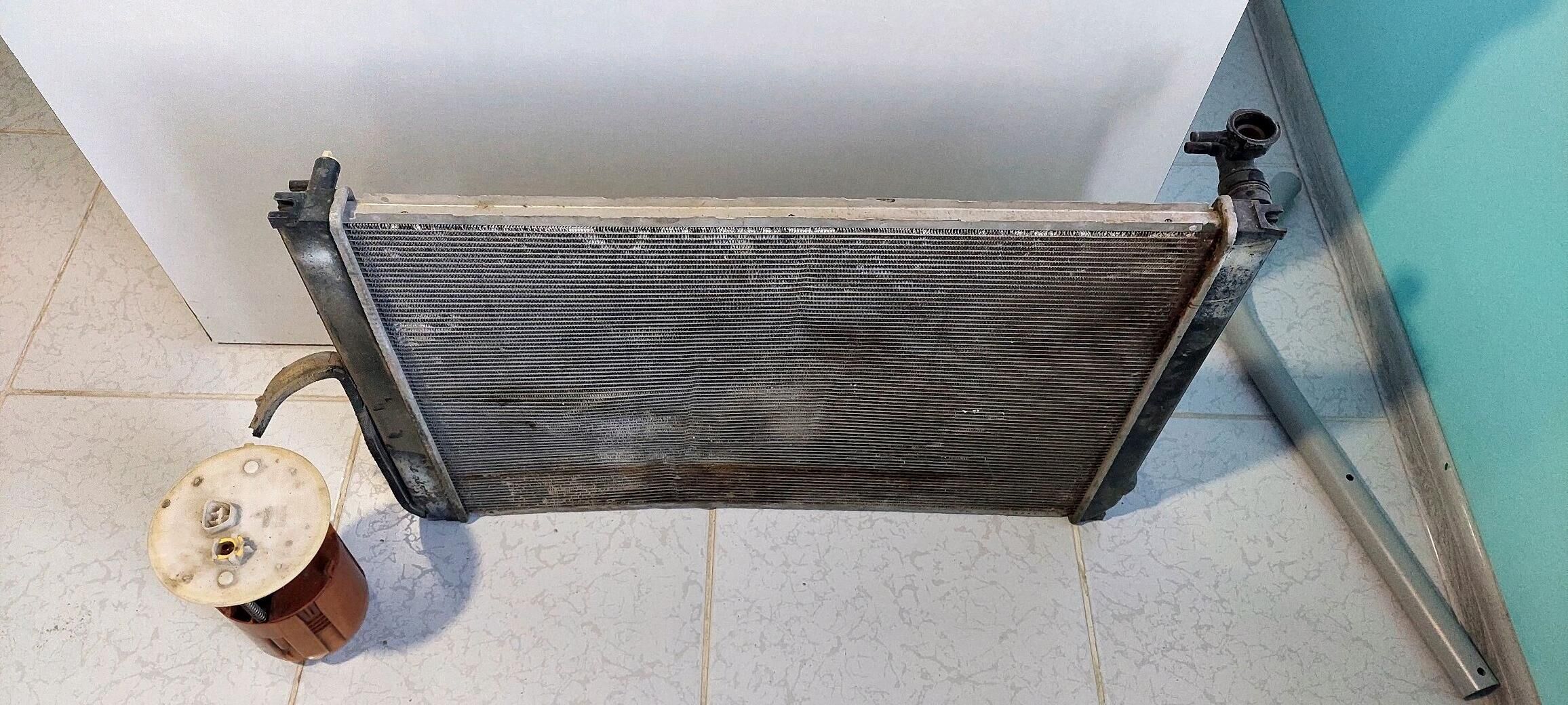 Radiator. Benzenasos 700 TMT - Bäherden - img 1