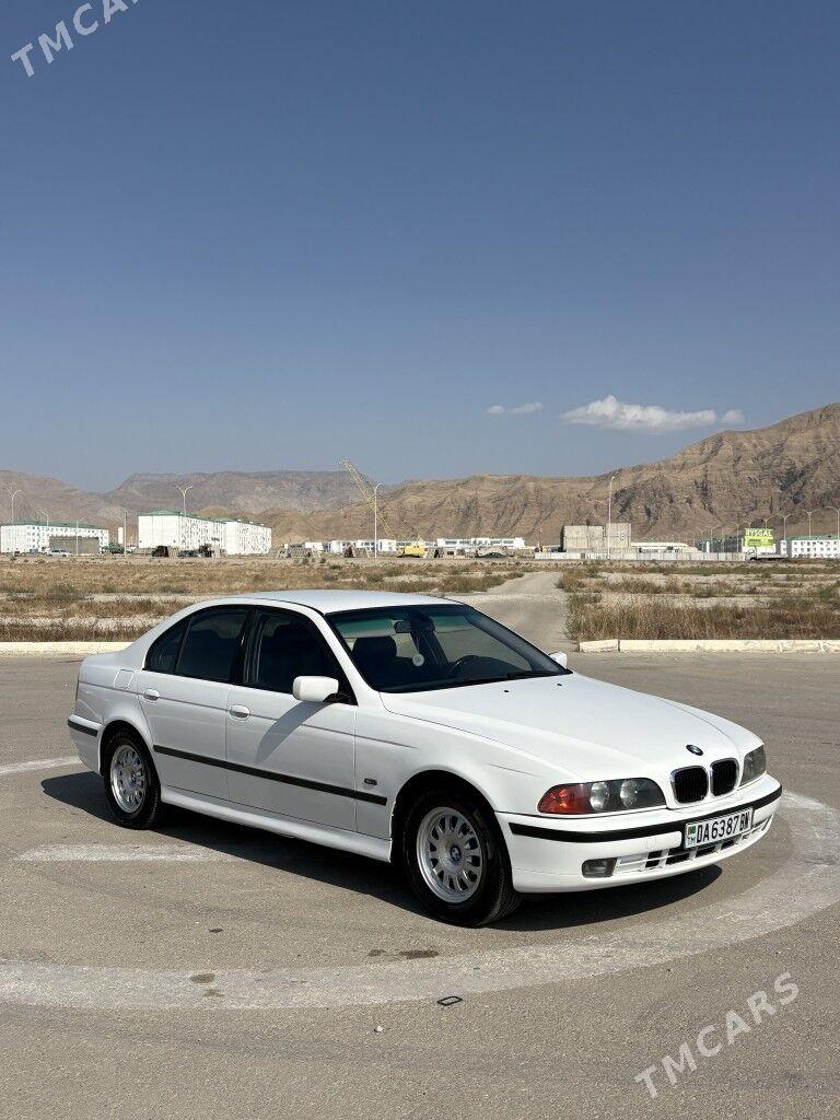 BMW E39 1999 - 97 000 TMT - Балканабат - img 2