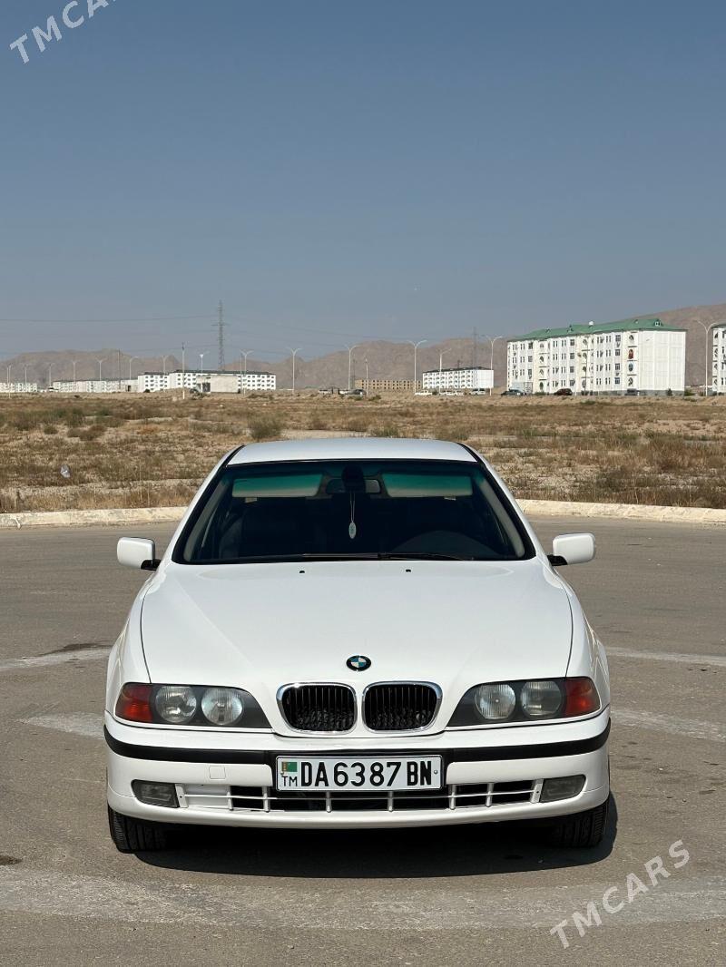 BMW E39 1999 - 97 000 TMT - Балканабат - img 4