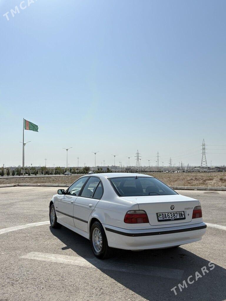 BMW E39 1999 - 97 000 TMT - Балканабат - img 3