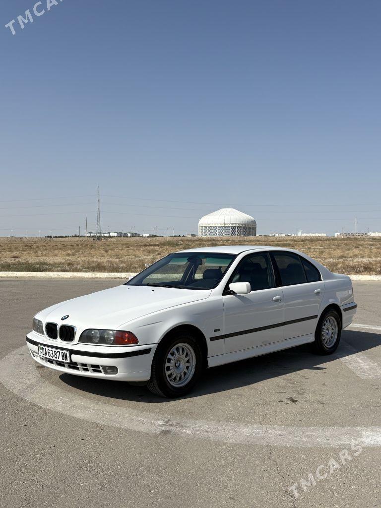 BMW E39 1999 - 97 000 TMT - Балканабат - img 1