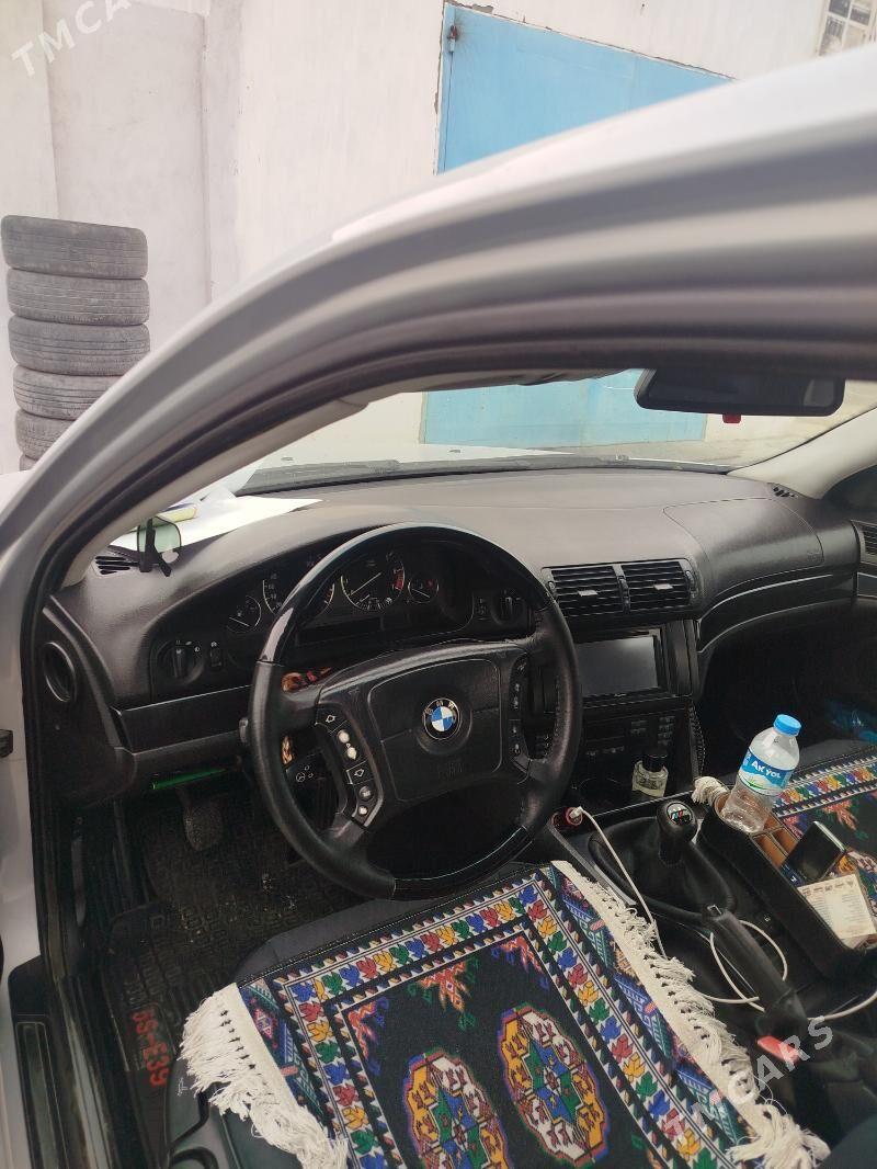BMW E39 1998 - 110 000 TMT - Балканабат - img 3