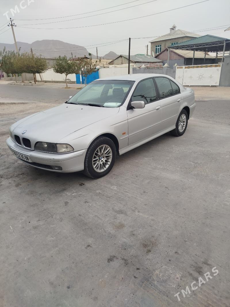 BMW E39 1998 - 110 000 TMT - Балканабат - img 1