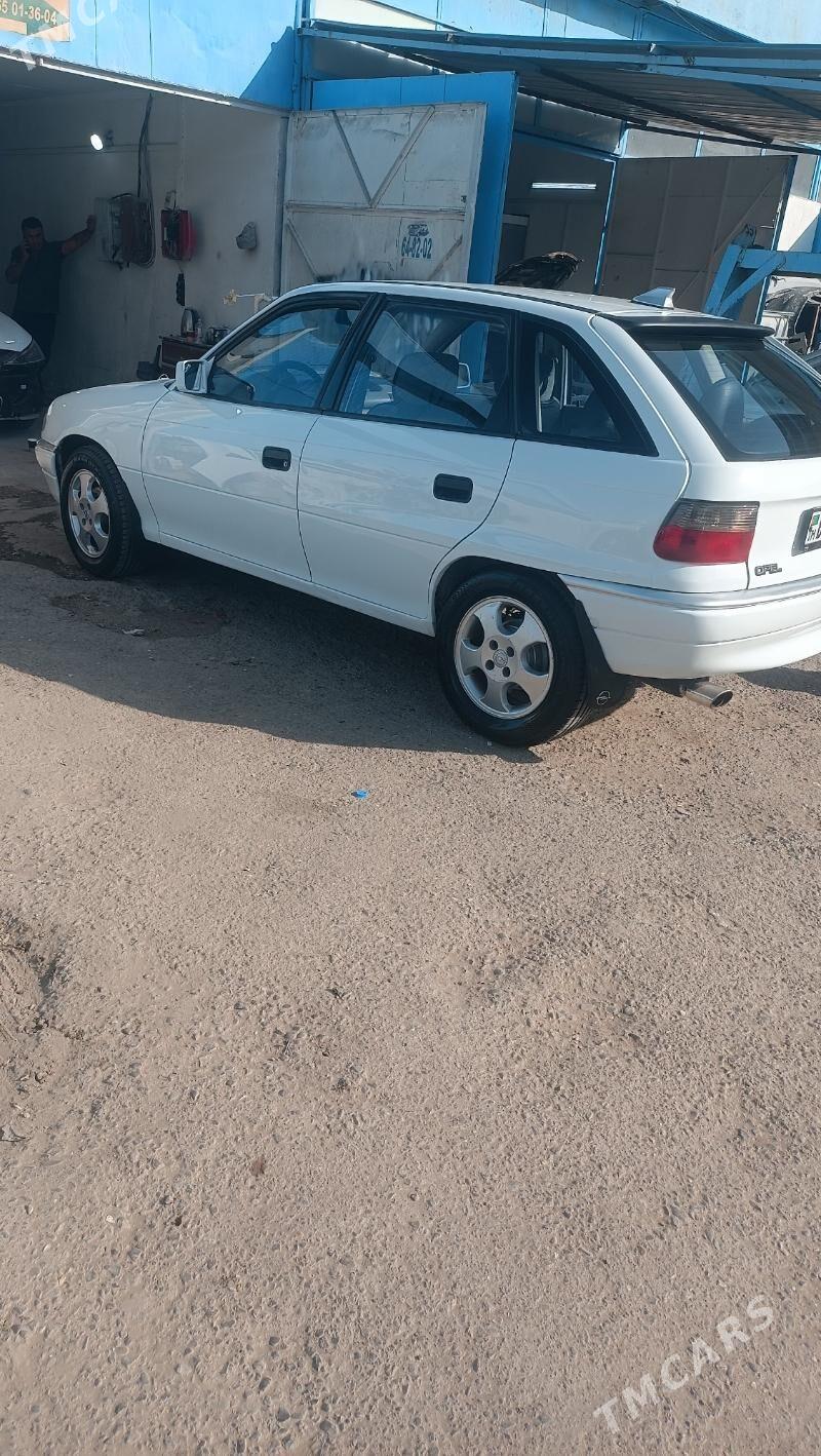 Opel Astra 1992 - 40 000 TMT - 11 mkr - img 1