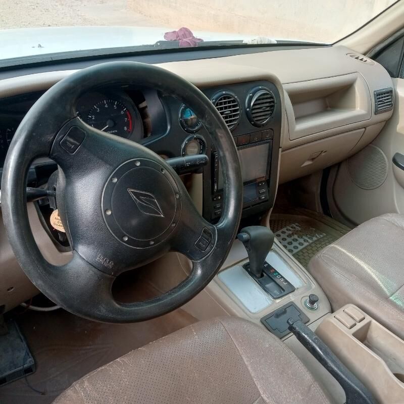 Nissan Pathfinder 2005 - 25 000 TMT - Ýaşlyk - img 2