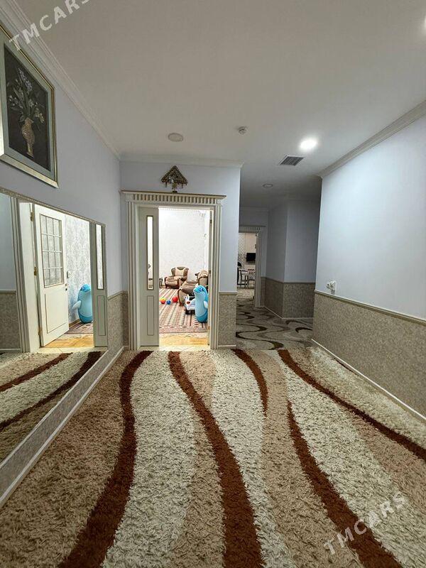 ПОДВОЙСКАЯ 5 ком 210м2 5 этаж - Podwoýski köç. (Bitarap Türkmenistan şaýoly) - img 2