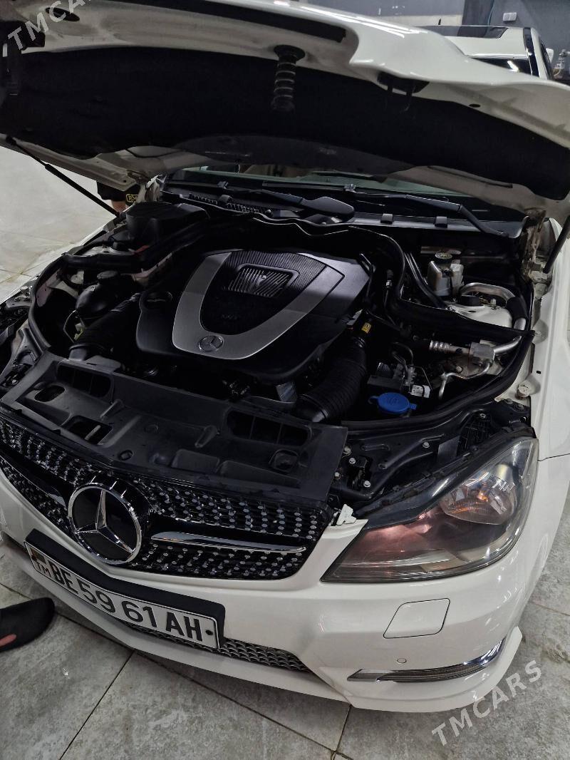 Mercedes-Benz C350 2011 - 200 000 TMT - Aşgabat - img 5