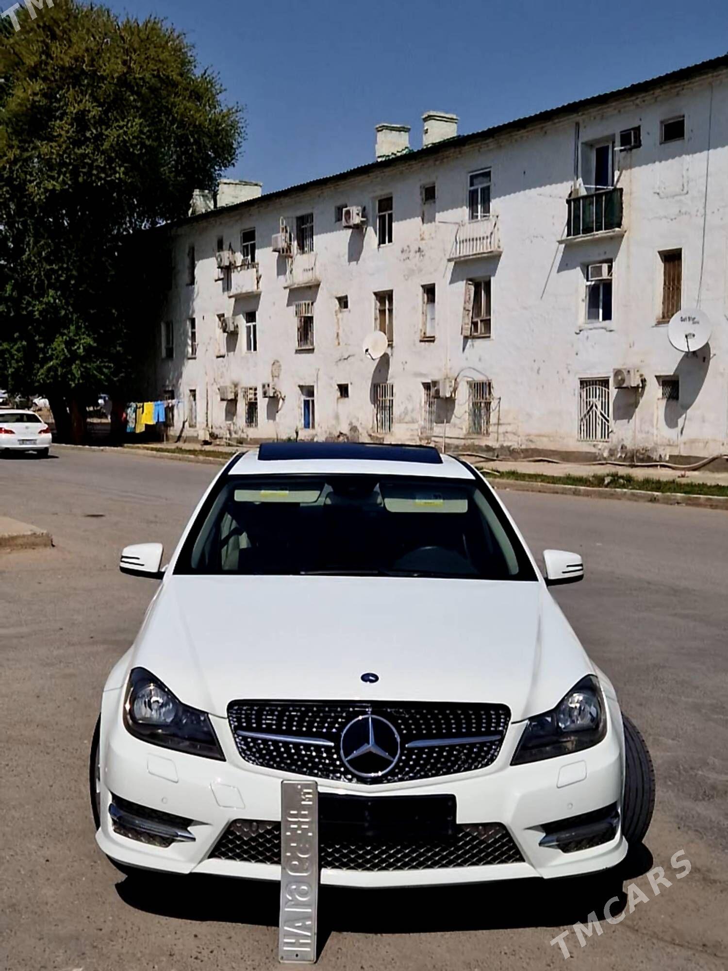 Mercedes-Benz C350 2011 - 200 000 TMT - Aşgabat - img 8