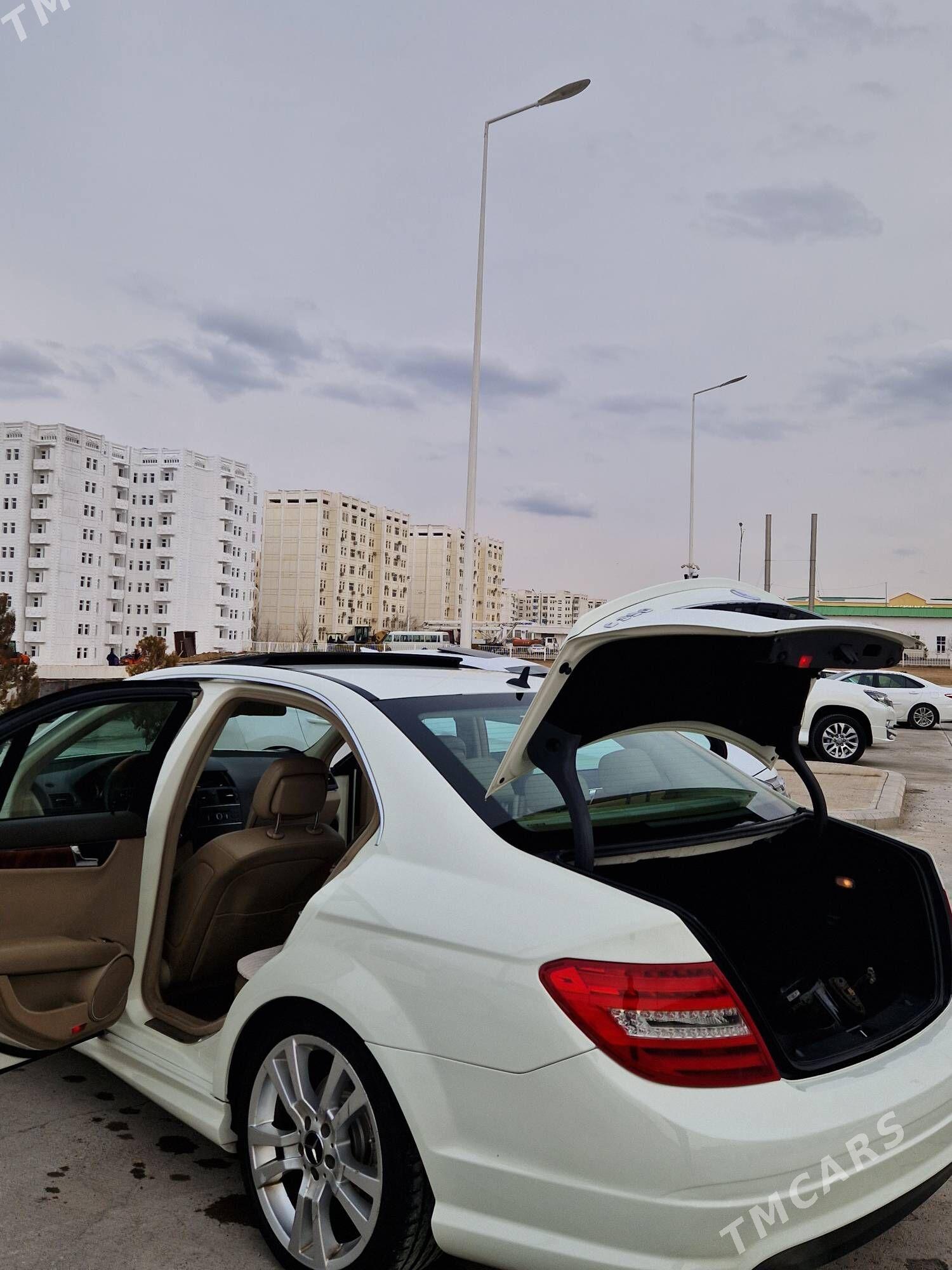 Mercedes-Benz C350 2011 - 200 000 TMT - Aşgabat - img 10