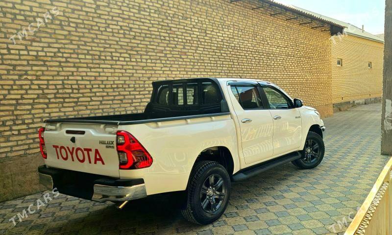 Toyota Hilux 2025 - 670 000 TMT - Mary - img 3