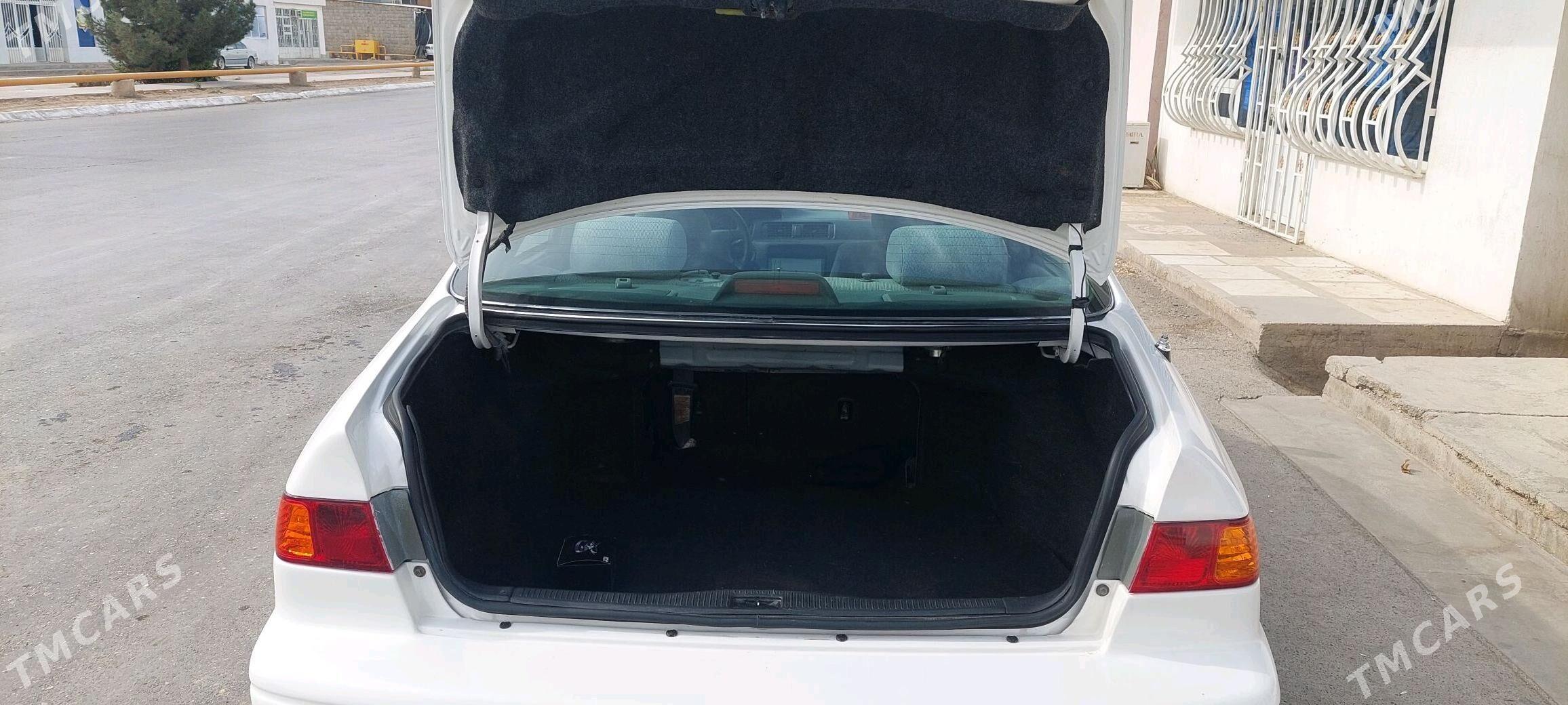 Toyota Camry 2001 - 148 000 TMT - Кака - img 3