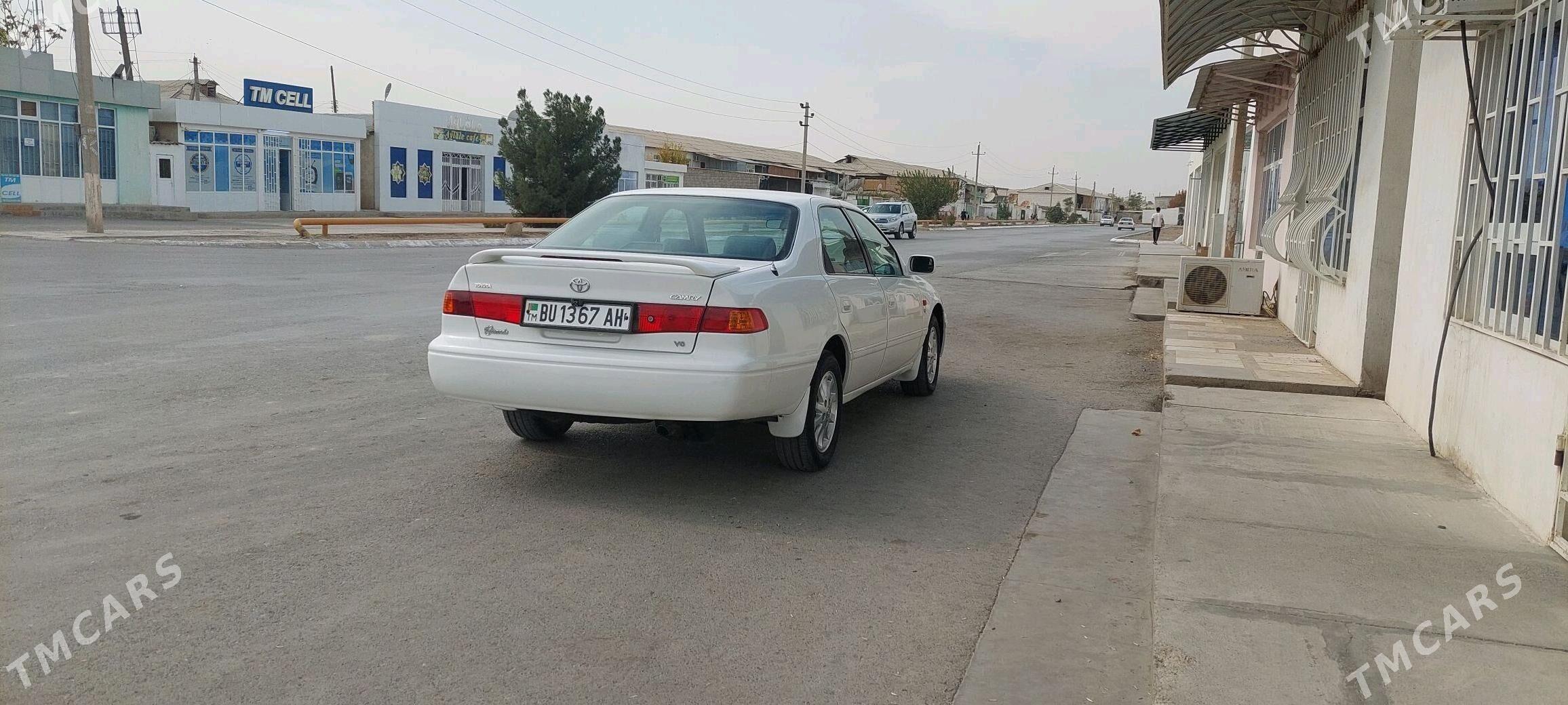 Toyota Camry 2001 - 148 000 TMT - Кака - img 6