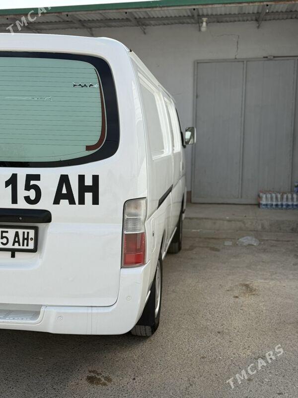 Nissan Urvan 2010 - 200 000 TMT - Ак-Бугдайский этрап - img 1