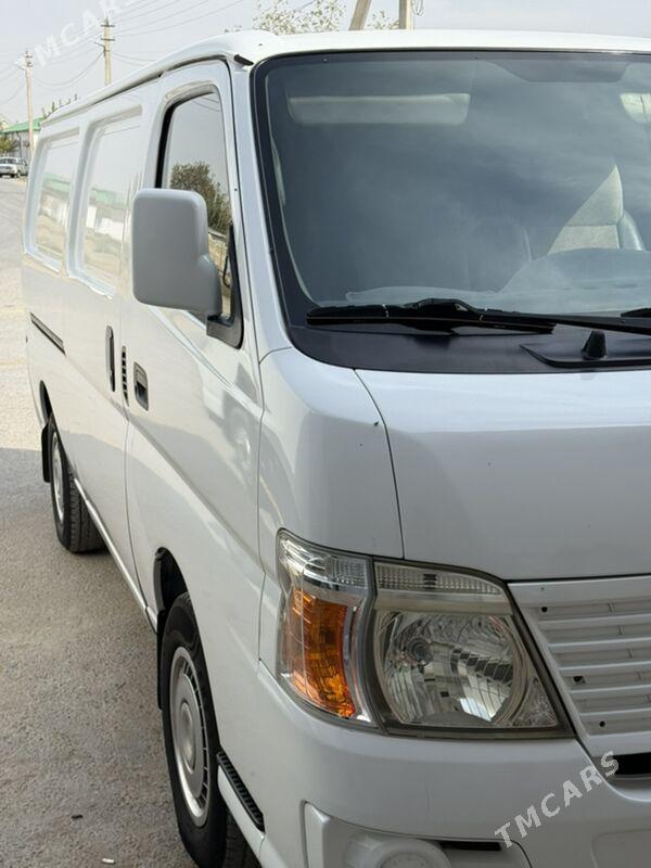 Nissan Urvan 2010 - 200 000 TMT - Ак-Бугдайский этрап - img 2