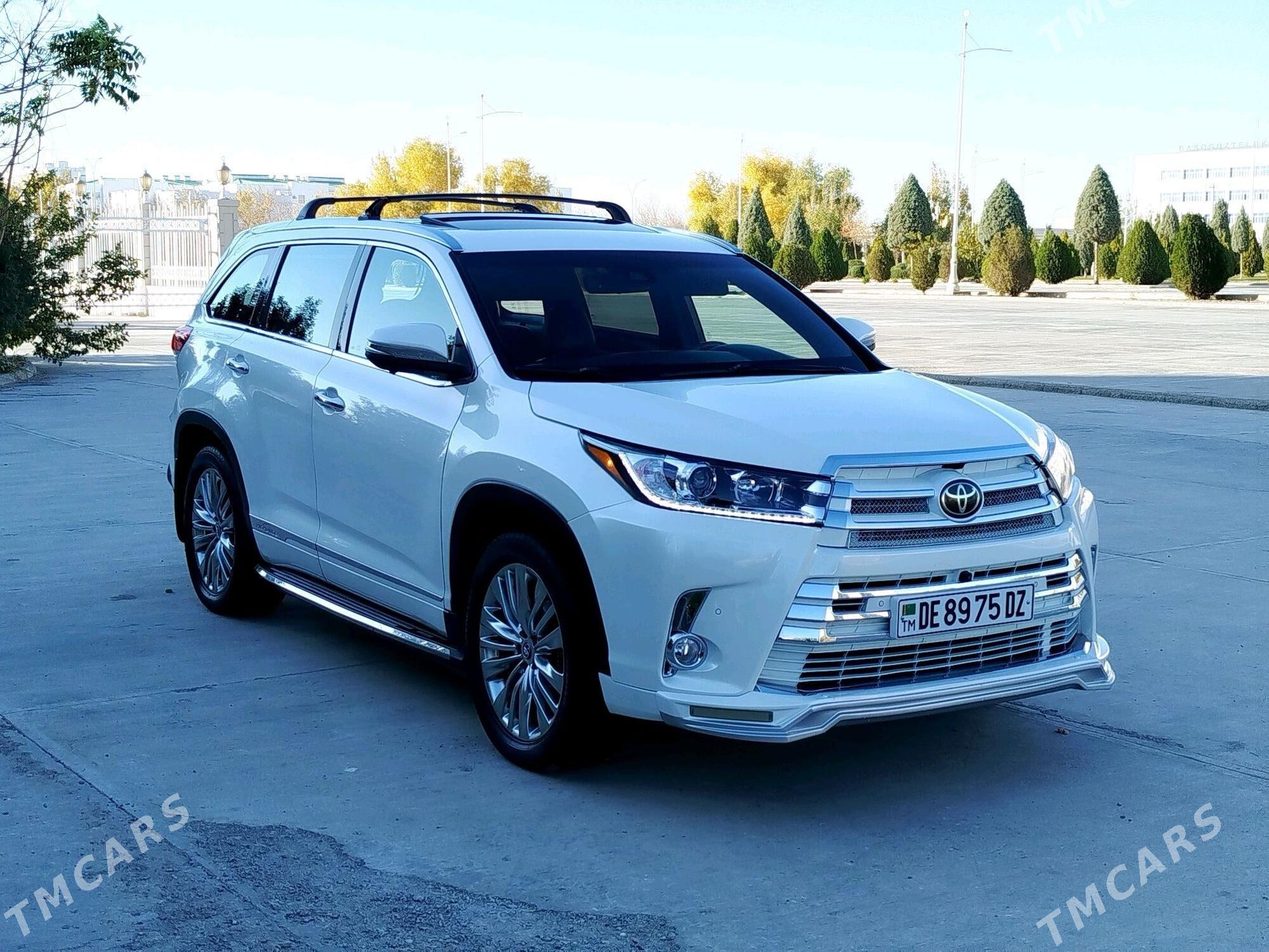 Toyota Highlander 2018 - 480 000 TMT - Дашогуз - img 1