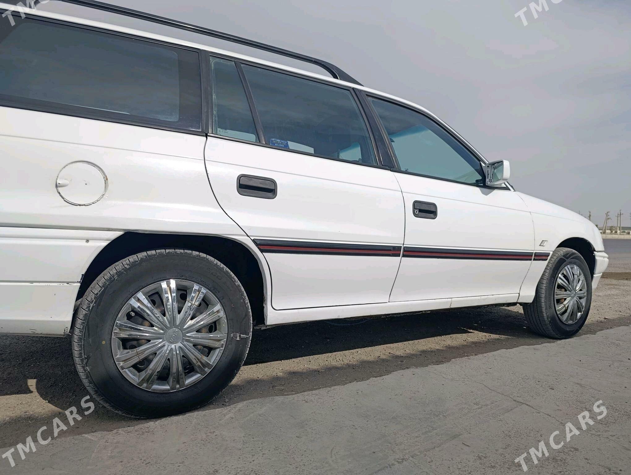 Opel Astra 1993 - 40 000 TMT - Bäherden - img 2