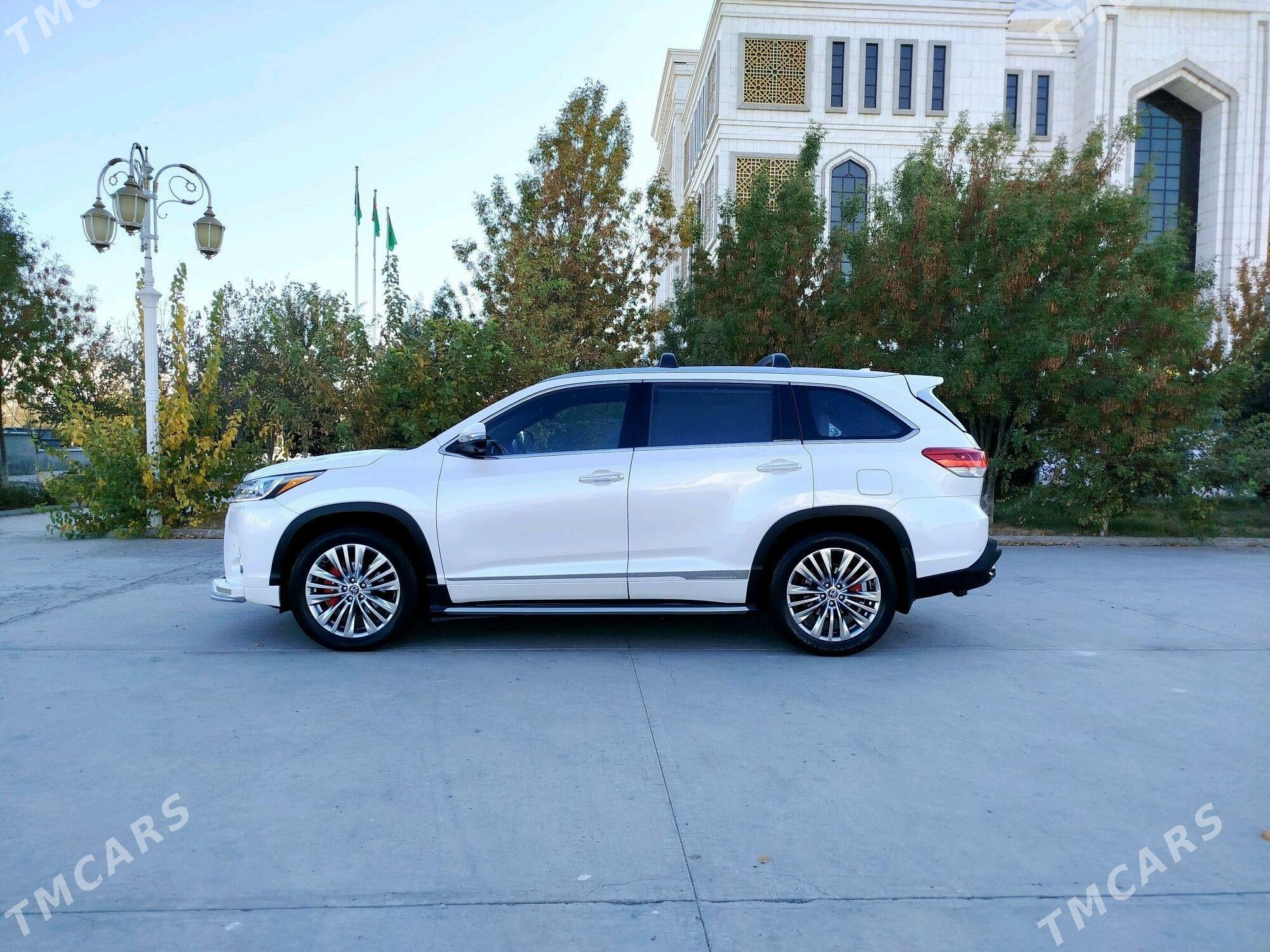 Toyota Highlander 2018 - 480 000 TMT - Дашогуз - img 3