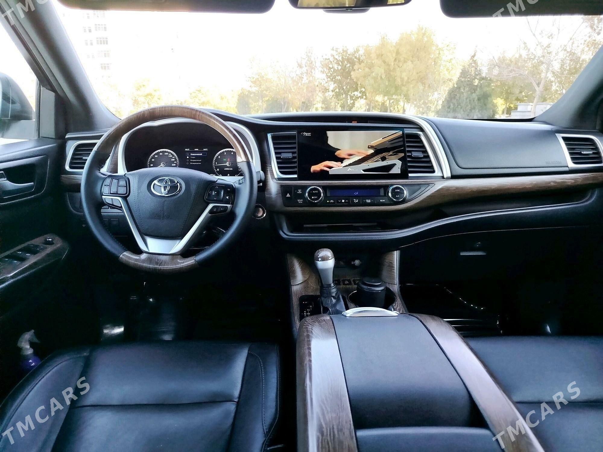 Toyota Highlander 2018 - 480 000 TMT - Дашогуз - img 8