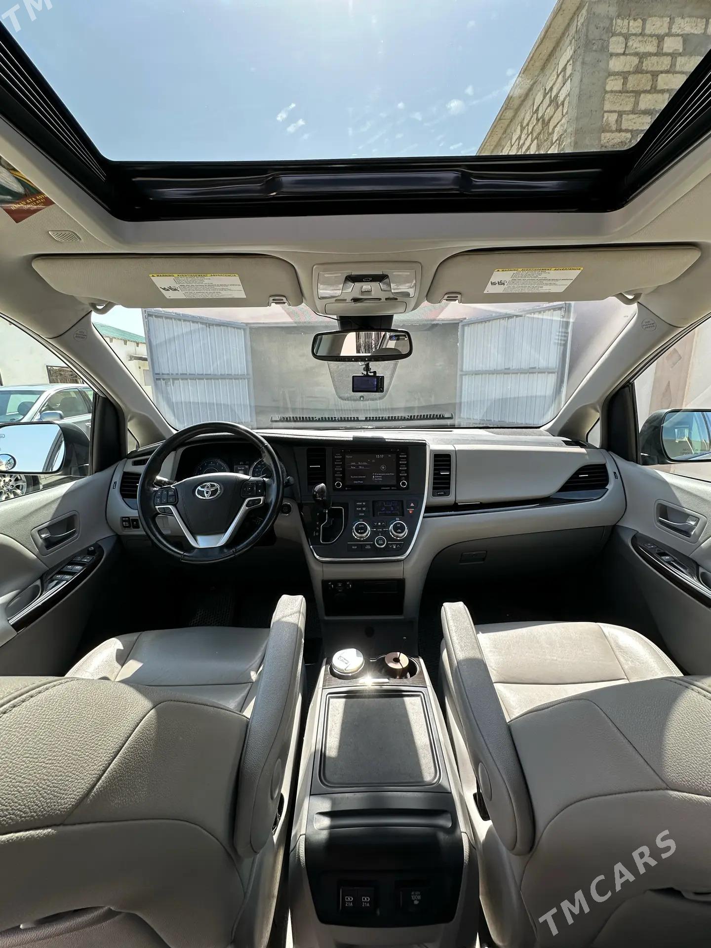 Toyota Sienna 2019 - 470 000 TMT - Хазар - img 5