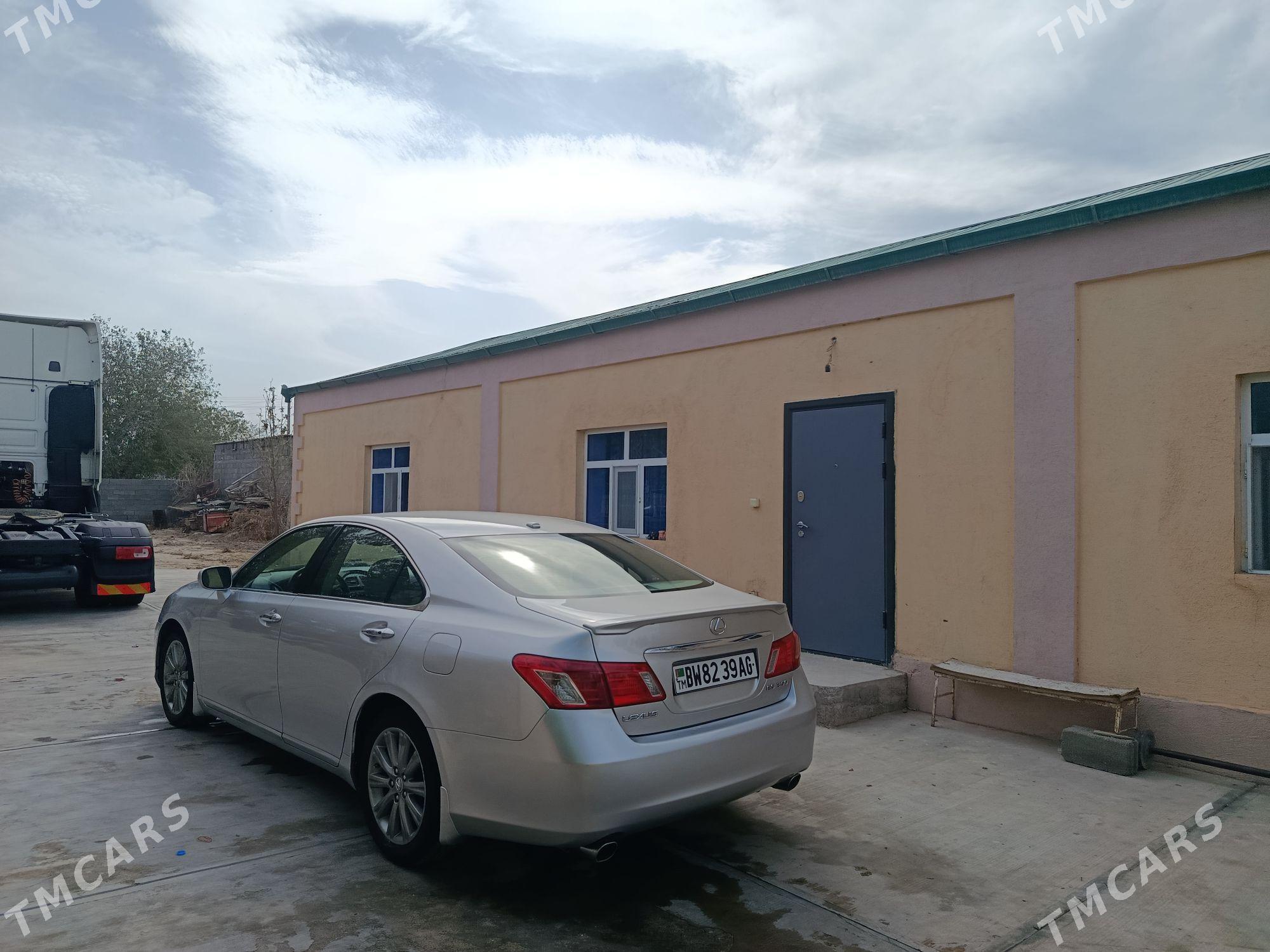 Lexus ES 350 2009 - 240 000 TMT - Бузмеин - img 4