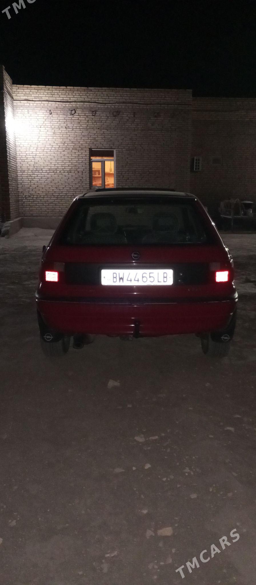 Opel Astra 1993 - 37 000 TMT - Фарап - img 3