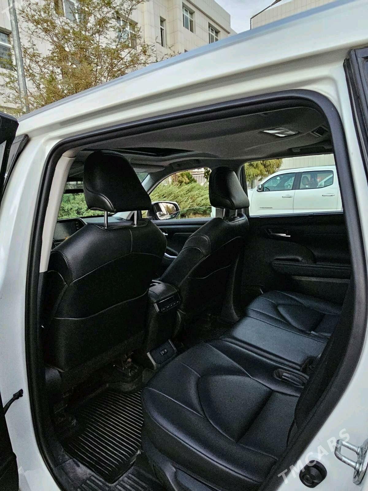 Toyota Highlander 2021 - 610 000 TMT - Aşgabat - img 8