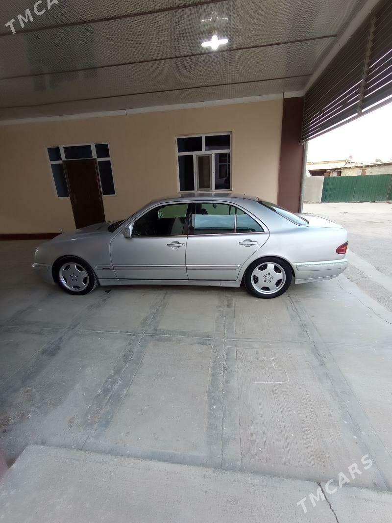 Mercedes-Benz E430 2001 - 115 000 TMT - Бахарден - img 5