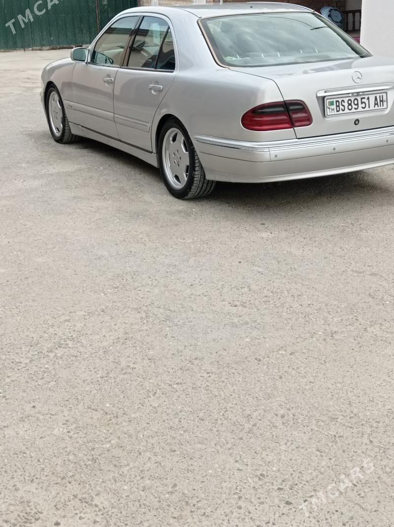 Mercedes-Benz E430 2001 - 115 000 TMT - Бахарден - img 2