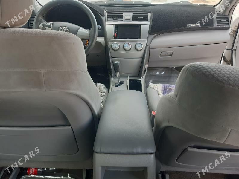 Toyota Camry 2009 - 200 000 TMT - Ак-Бугдайский этрап - img 5